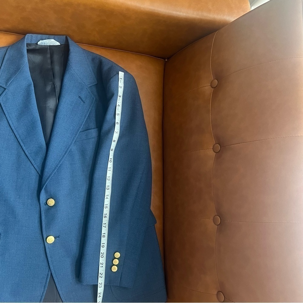 Stafford Men’s Wool Blend 2 Gold Metal Buttons Blue Blazer Sport Coat Size 42S - Picture 9 of 16
